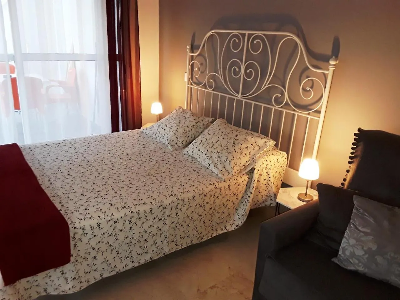 Apartamentos Roca Chica Torremolinos Spain