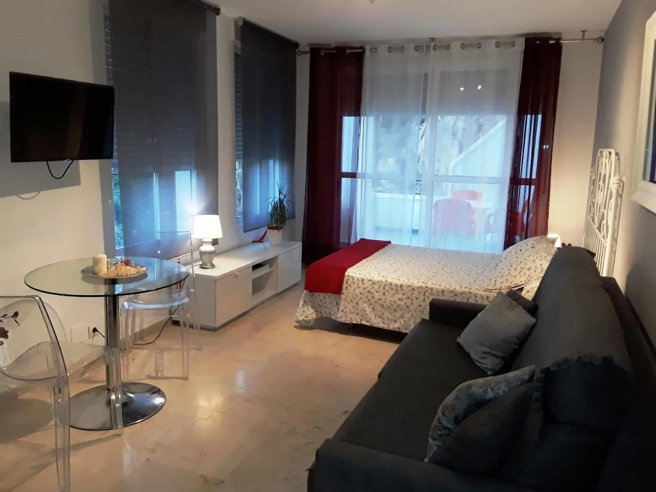 Apartamentos Roca Chica Torremolinos