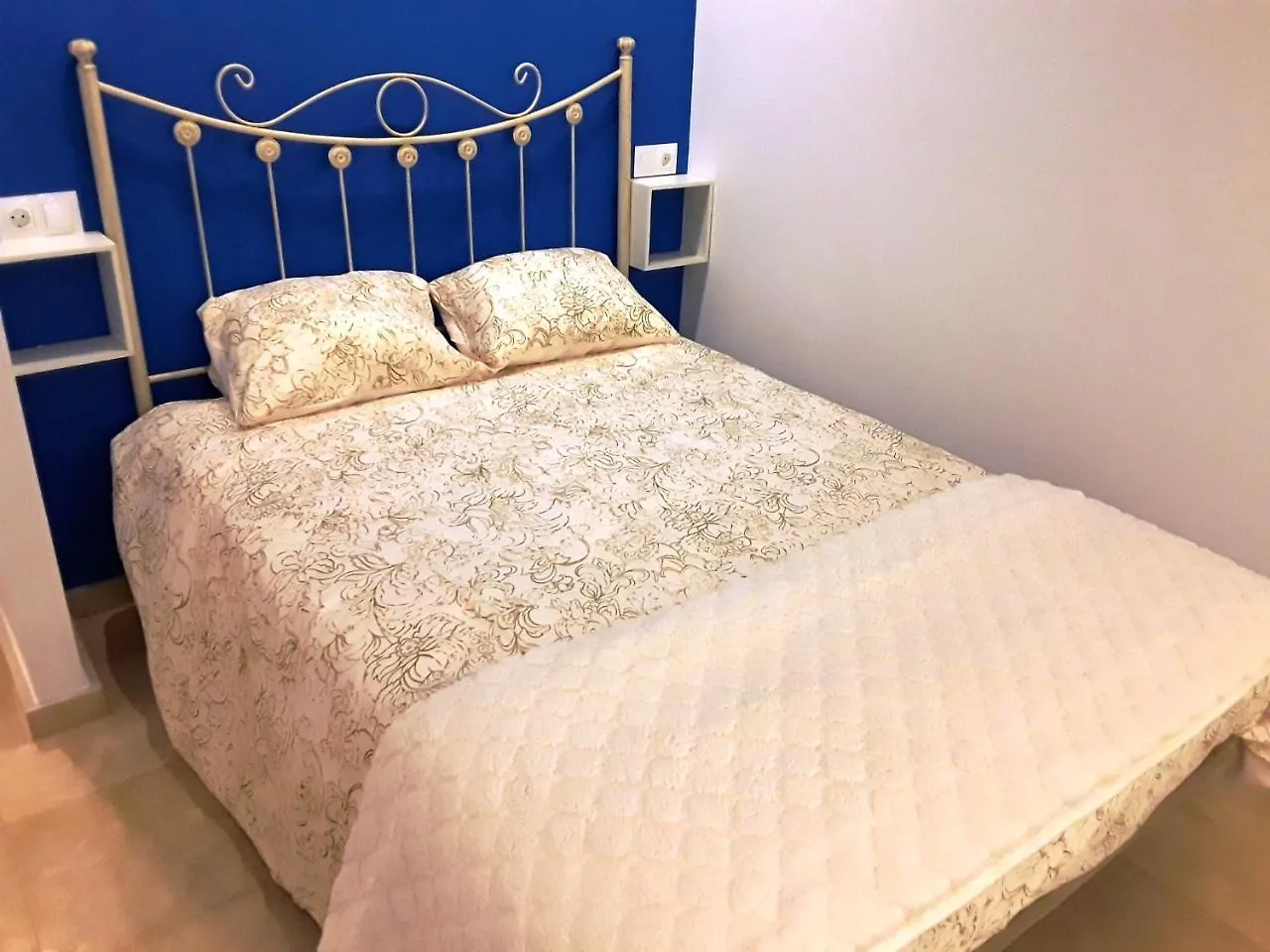 Apartamentos Roca Chica Torremolinos Spain